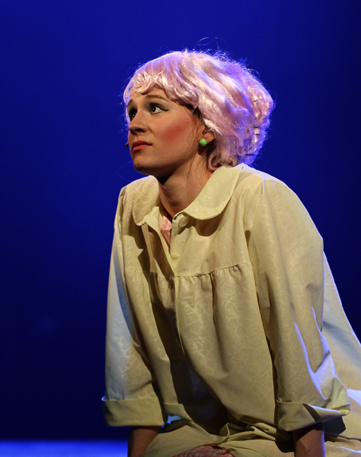 Hanna Ekström som Frenchy i musikalen Grease